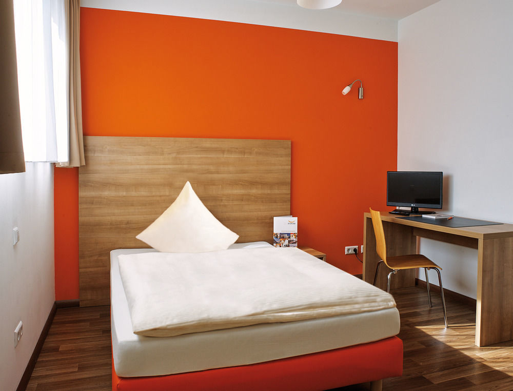 Orange Hotel Und Apartments Neu-Ulm Exteriér fotografie